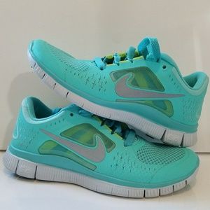 Women's Nike Free 5.0 Shoes size 5.5